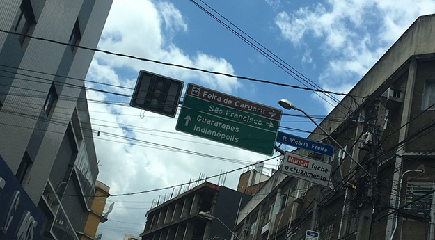 Semáforos de Caruaru continuam sem manutenção
