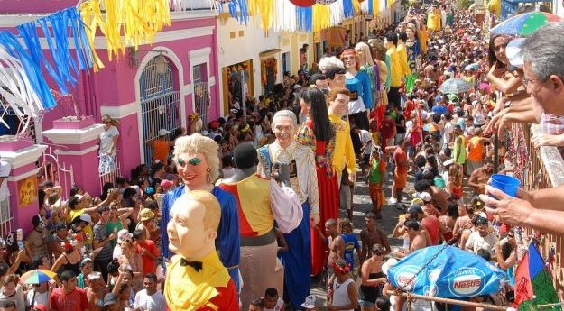 Pernambuco deve atrair cerca de 1,7 milhão de pessoas no Carnaval