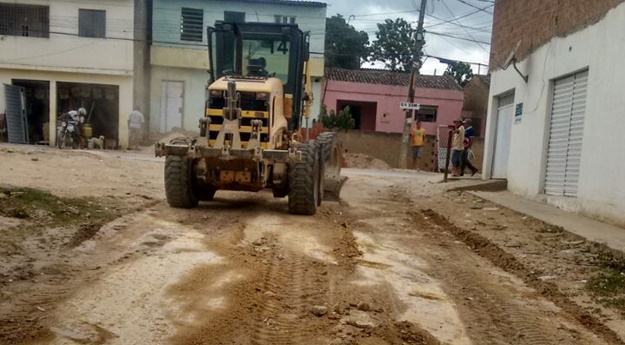 Mutirão de obras realizam serviços em 4 bairros de Caruaru