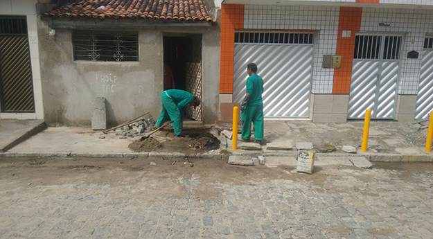 Caruaru recebe manutenção em ruas e praças