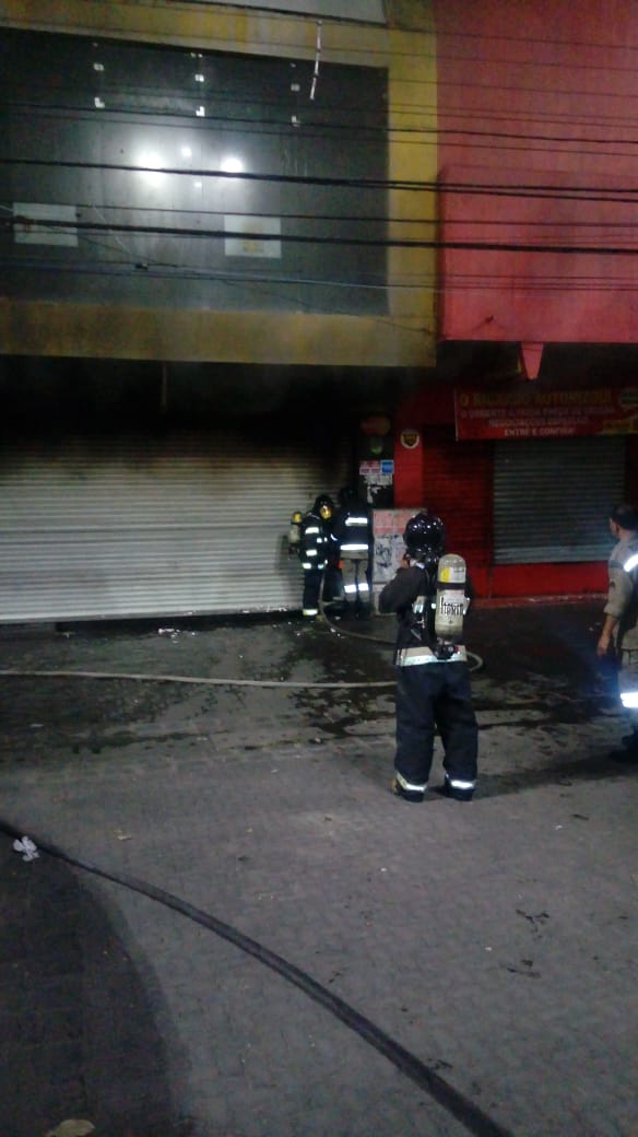 Incêndio atinge loja no Centro de Caruaru