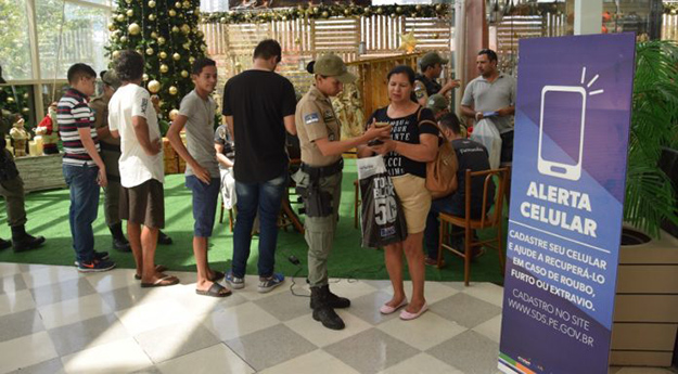 Polícia Militar realiza orientação sobre sistema “Alerta Celular” em Caruaru