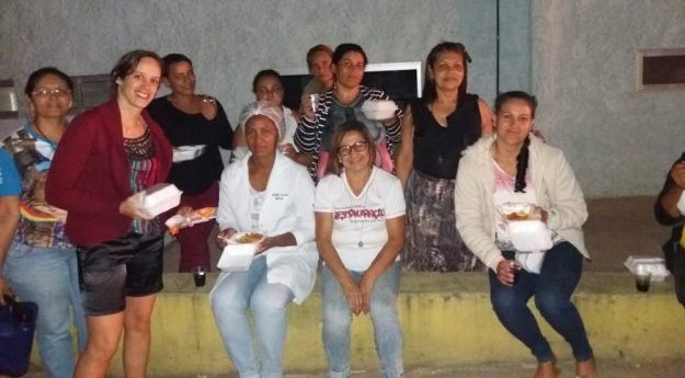 Mulheres distribuem Ceia de Natal para pessoas carentes em Caruaru