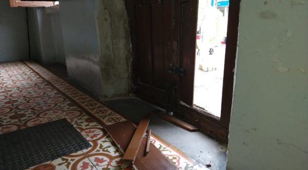 Igreja de Nossa Senhora da Conceição tem porta arrombada em Caruaru