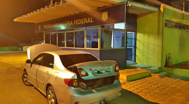 Carro de luxo roubado em Goiás é encontrado em Caruaru