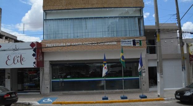 Justiça cumpre mandado de busca e apreensão na Prefeitura de Santa Cruz do Capibaribe