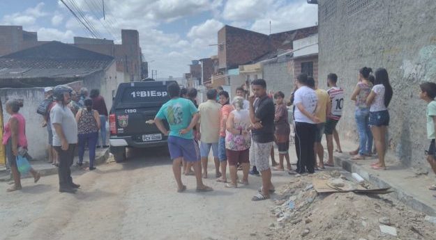 Jovem é assassinado no bairro Vassoural em Caruaru