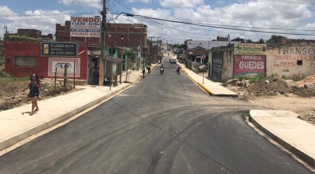 Prefeitura de Caruaru entrega trecho de obra no Canal do Mocós