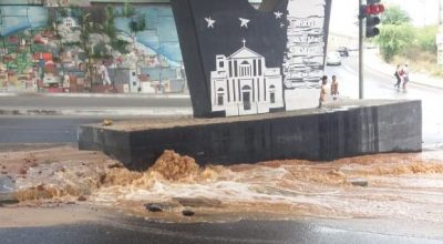 Vazamento de água surpreende moradores em Caruaru nesta segunda (21)