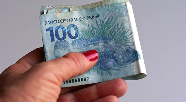Governo Bolsonaro reduz previsão do salário mínimo para R$ 1.031