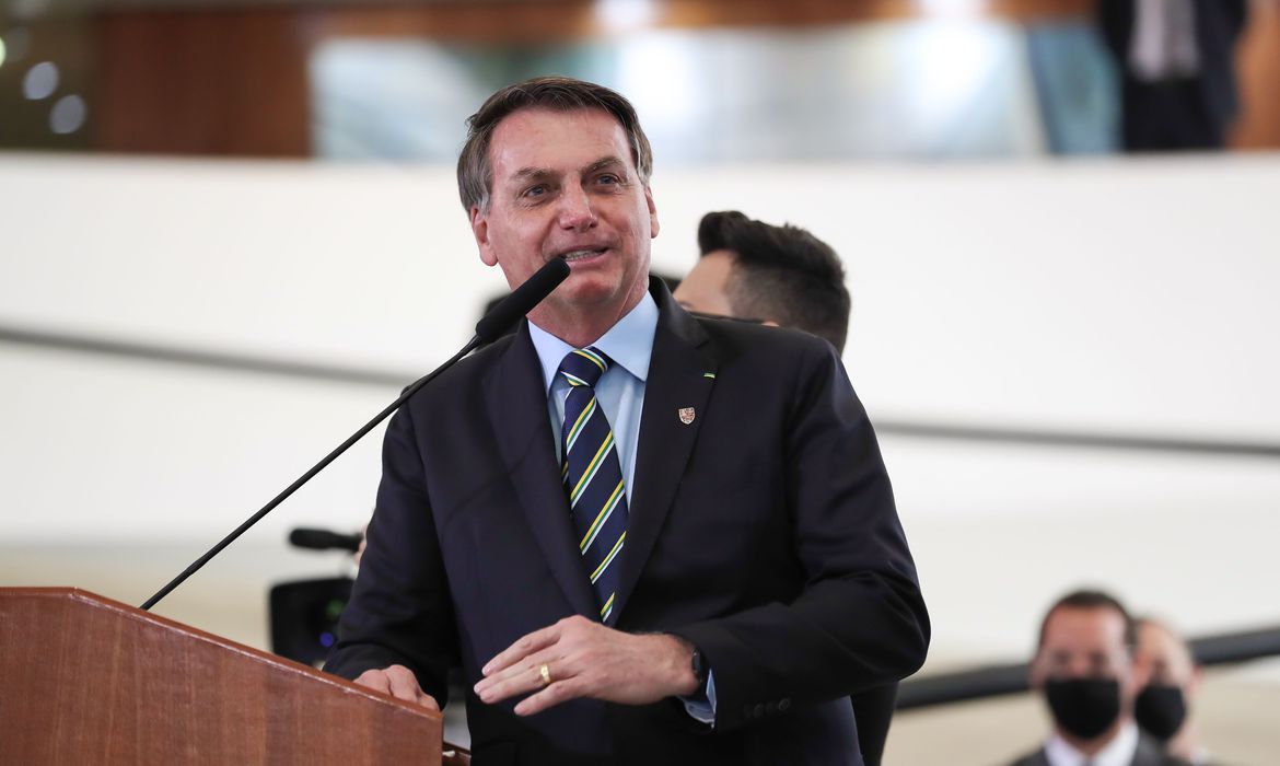 Datafolha: aprovação de Bolsonaro sobe para 37% e registra o melhor índice do mandato