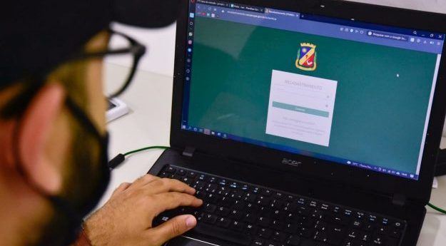 Prefeitura de Caruaru convoca servidores para atualizar dados cadastrais