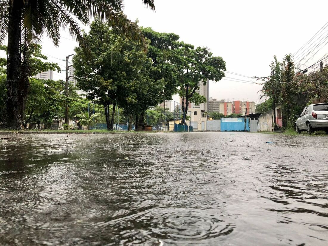 Apac emite alerta de chuva forte nesta quarta (29) em 4 regiões de Pernambuco
