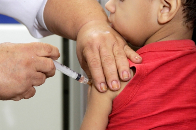 PE autoriza vacina em crianças de 6 meses a 2 anos