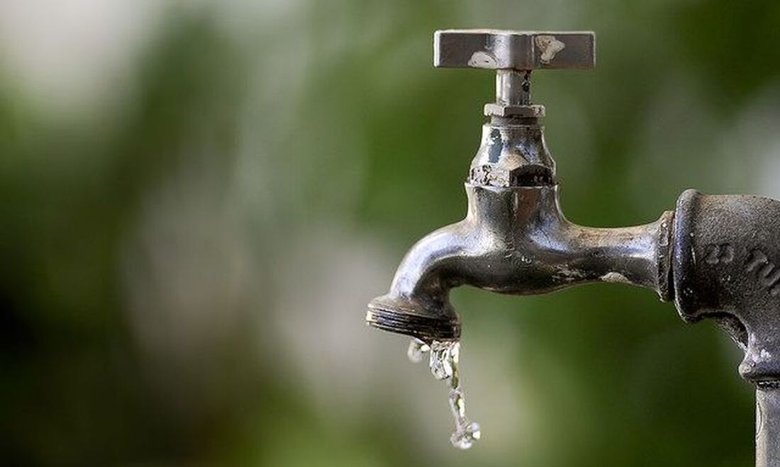 Governo de Pernambuco anuncia aumento na conta de água da Compesa